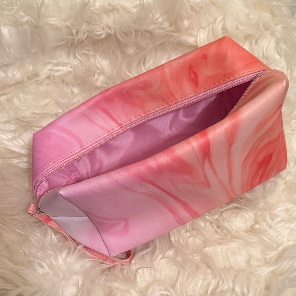 free w/ purchase - makeup bag